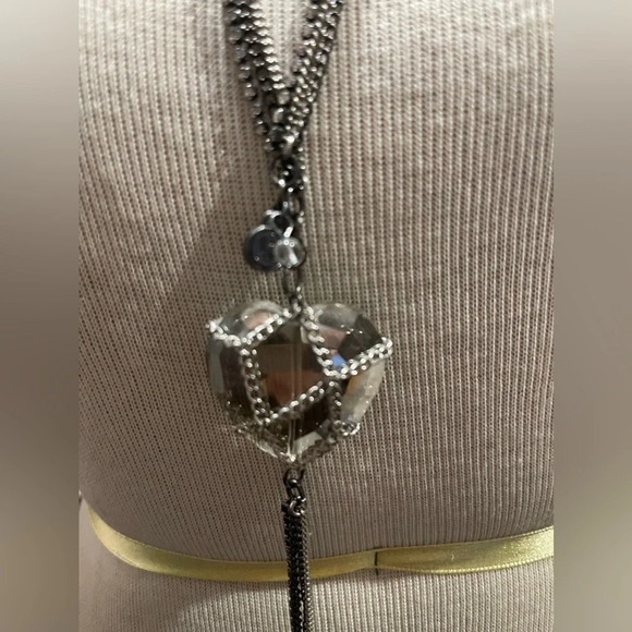 PUFF HEART STATEMENT GLASS CHAINED TRIPLE NECKLACE WITH TASSEL WITH TASSLE - Picture 3 of 5